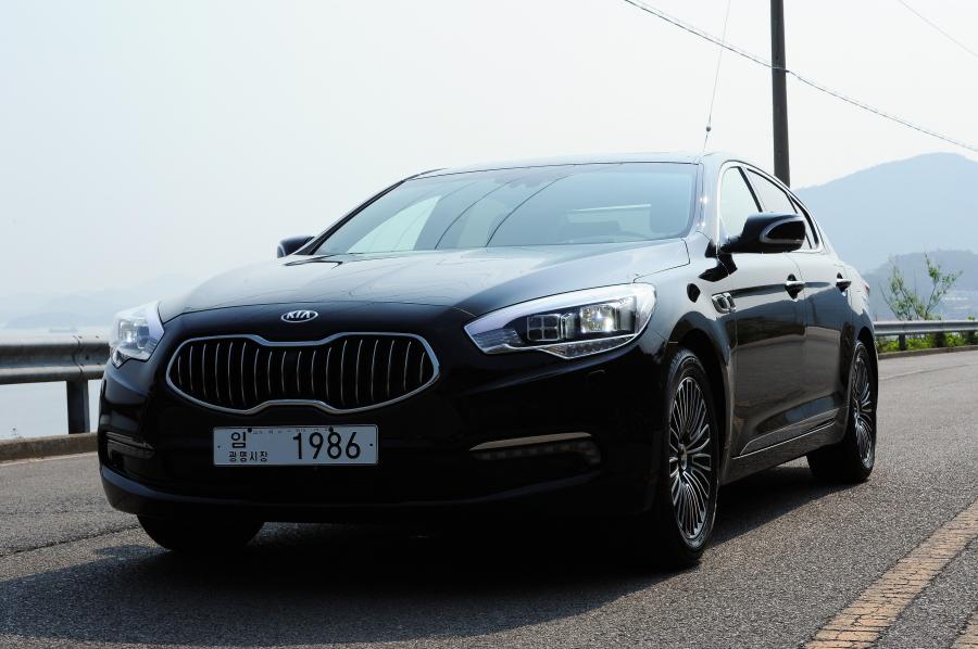  Kia Quoris 2012 года  (фото 26 из 72)